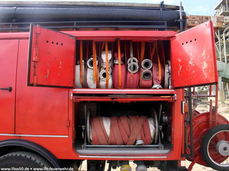 Bild: Gerätefächer Fahrerseite hinten