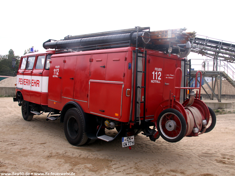 Bild: Ansicht schräg hinten, Fahrerseite